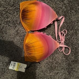 Women’s bathing suit top